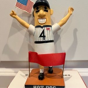 Milwaukee Brewers 2006 Racing Sausage Hot Dog Bobblehead.